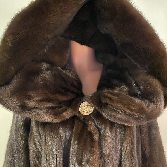 Luxurious Custom Canadian female full pelt Full length swing coat see sizing - Picture 4 of 9
